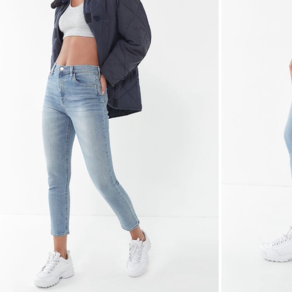 BDG Girlfriend High-Rise Jean - Light Wash